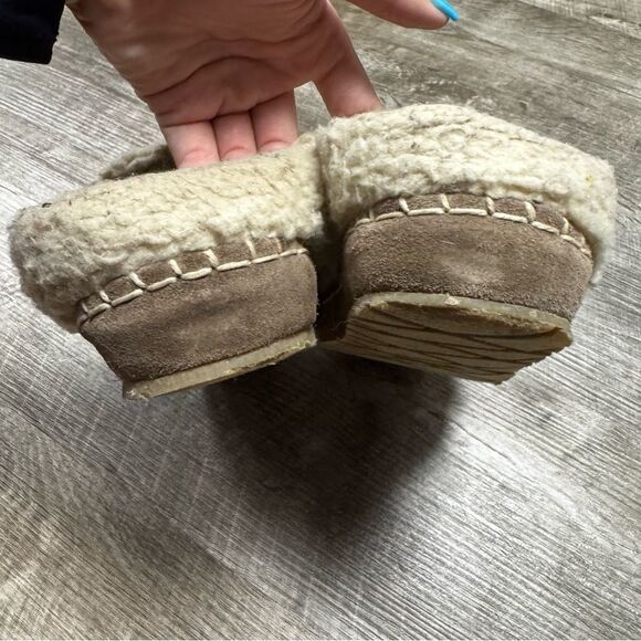 LL Bean Fluffy Slippers Size 8 - Picture 7 of 9